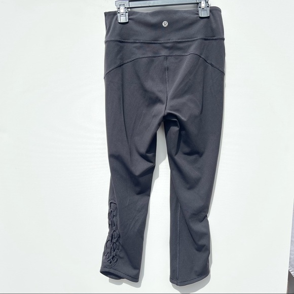 Lululemon Tied To It pants cropped leggings 6 black 21” - Picture 5 of 8